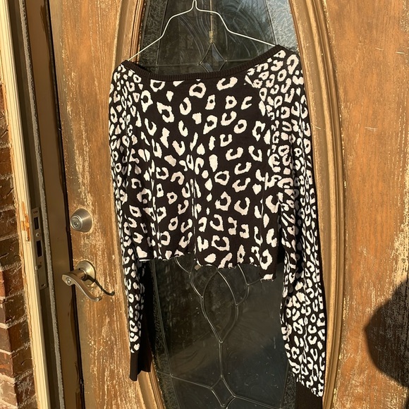 Torrid Cropped Sweater! 0 - Picture 4 of 4